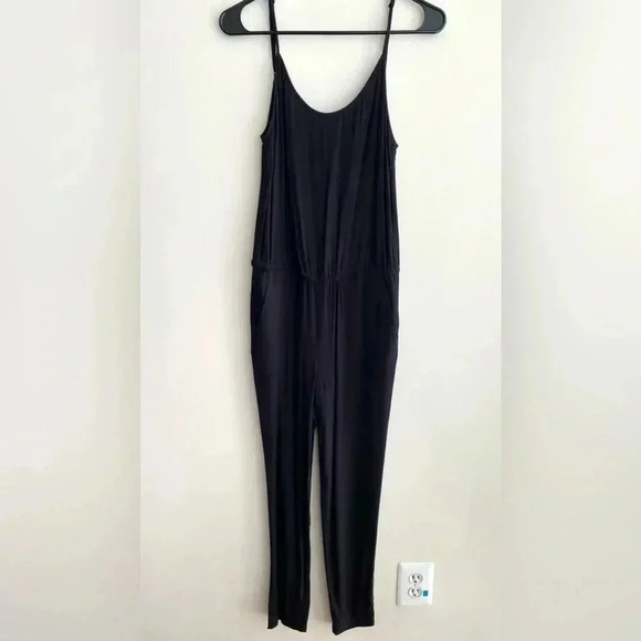 H&M Classic Black Jumpsuit, Tailored/Tapered Pant Jumpsuit, Size 4 - Picture 5 of 13